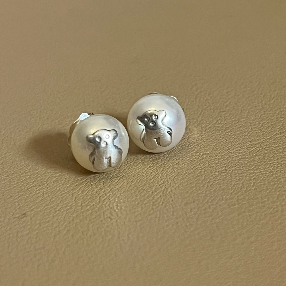 Tous Pearl and Silver earrings. Adult size.